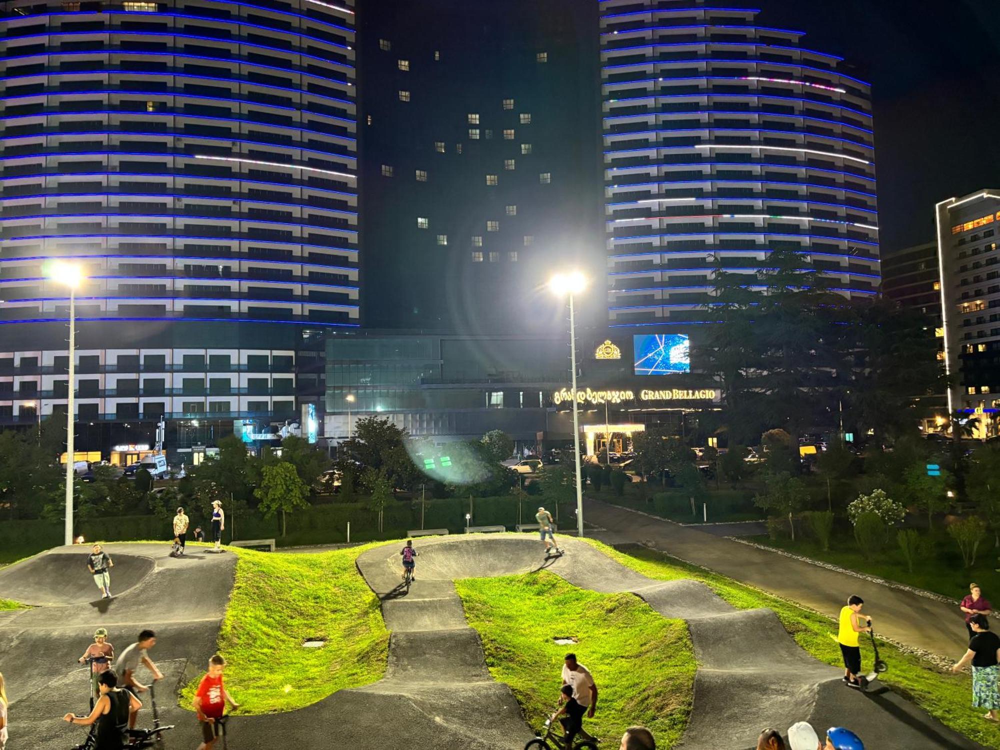 New Apartments "Park Primorsky" Batumi Exterior photo